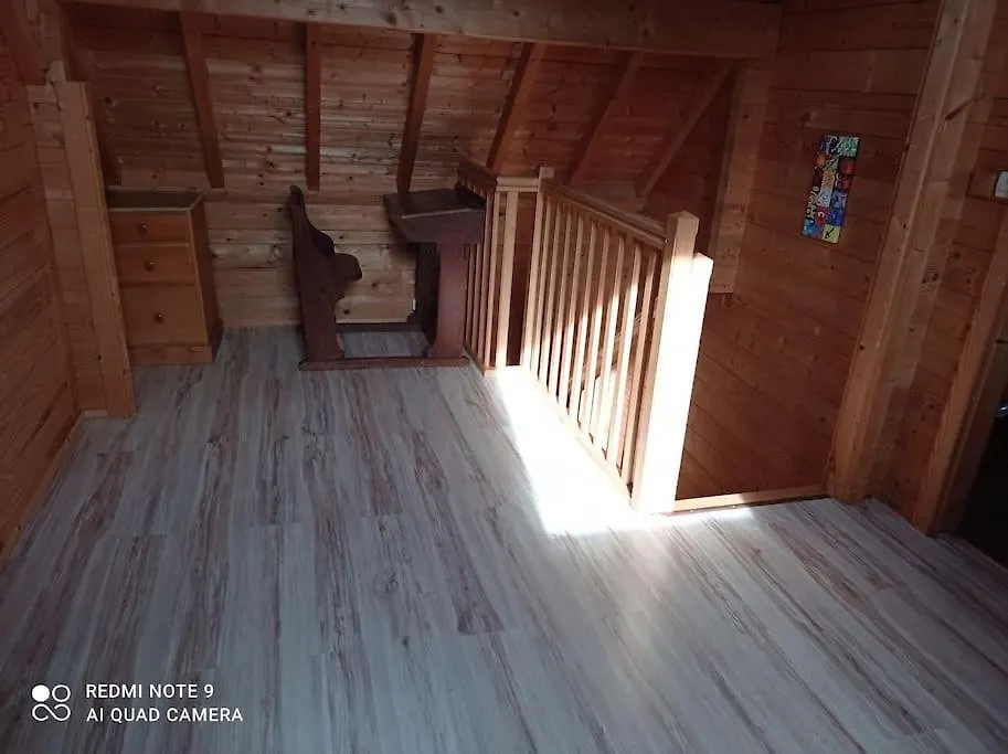 Hébergement de vacances Chalet Familial En Bois A 150 M De La Mer Santec France