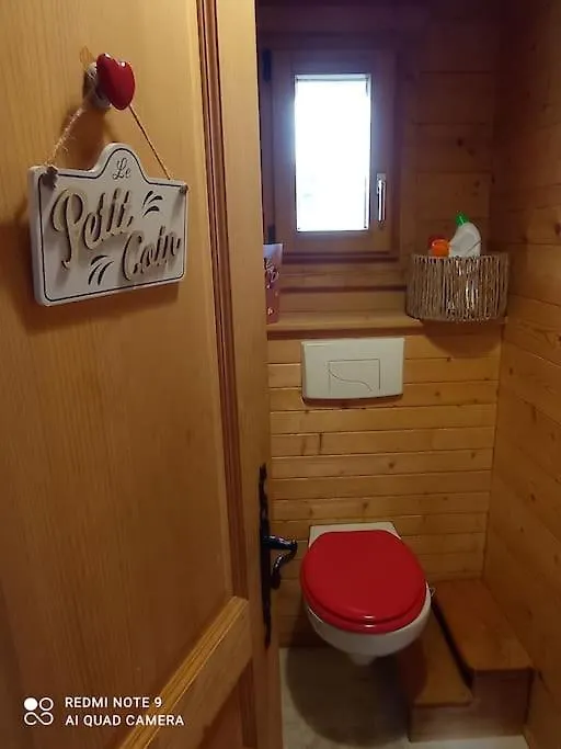Holiday home Chalet Familial En Bois A 150 M De La Mer Santec France