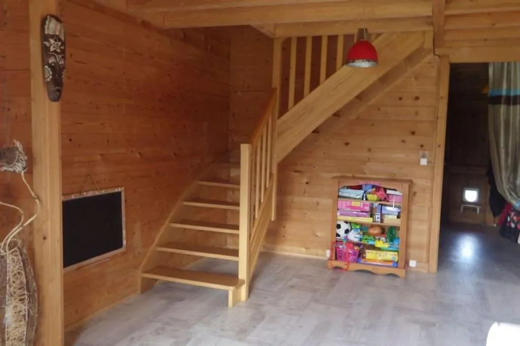 Holiday home Chalet Familial En Bois A 150 M De La Mer Santec France
